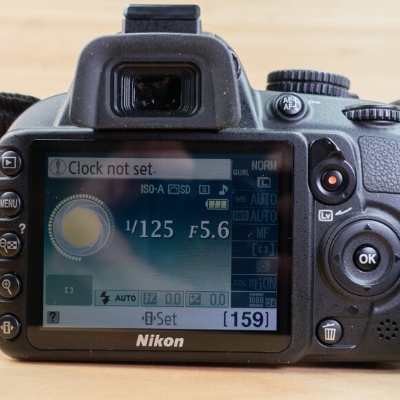Nikon D3100 14.2MP DSLR Camera w/ AF-S Nikkor DX VR 18-55mm f/3.5-5.6G Lens - Picture 6 of 11